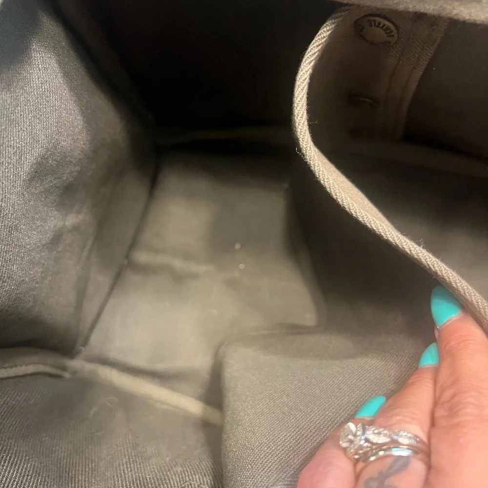 Filson Sportsman Utility Style 266 Bag in Otter Green - Picture 13 of 16